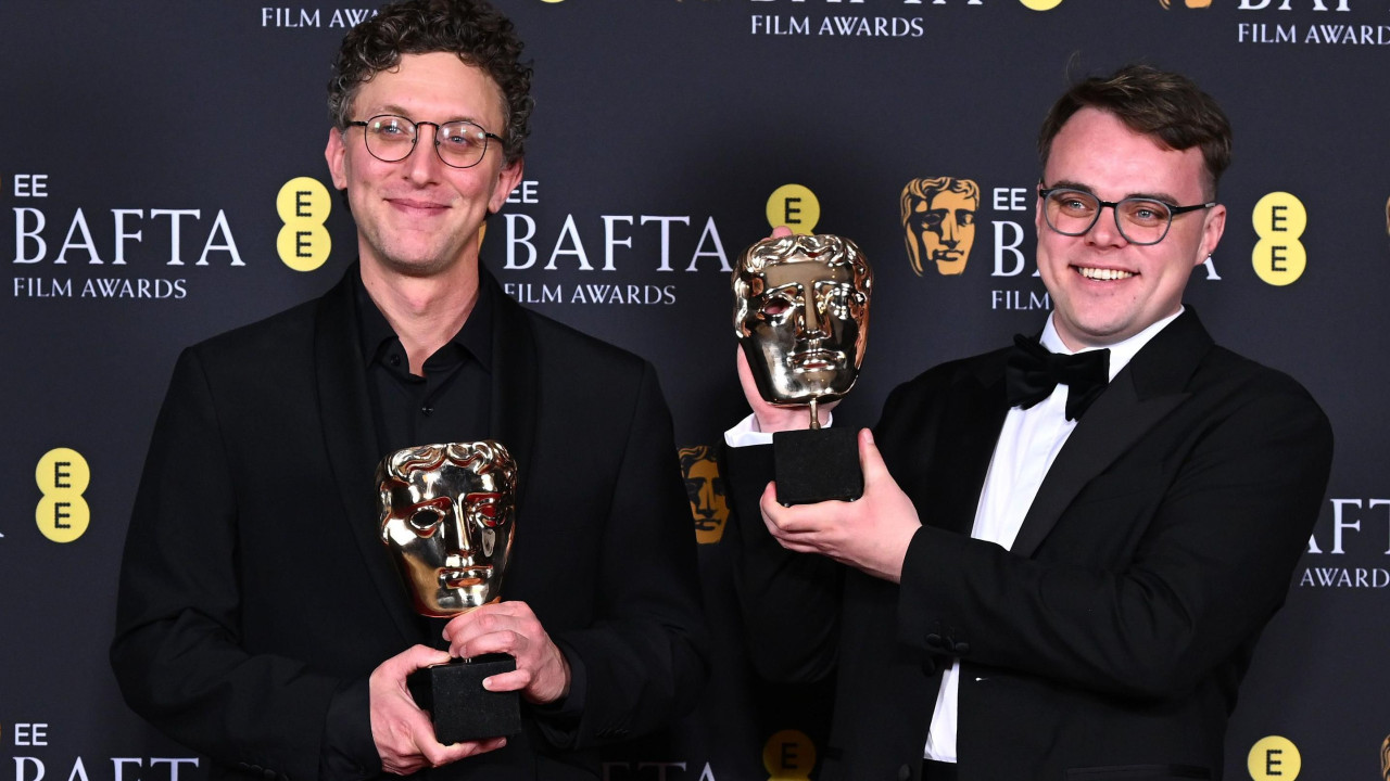 Dejvid Bornstajn i Pavel Talankin posle osvajanja Bafta nagrade u februaru