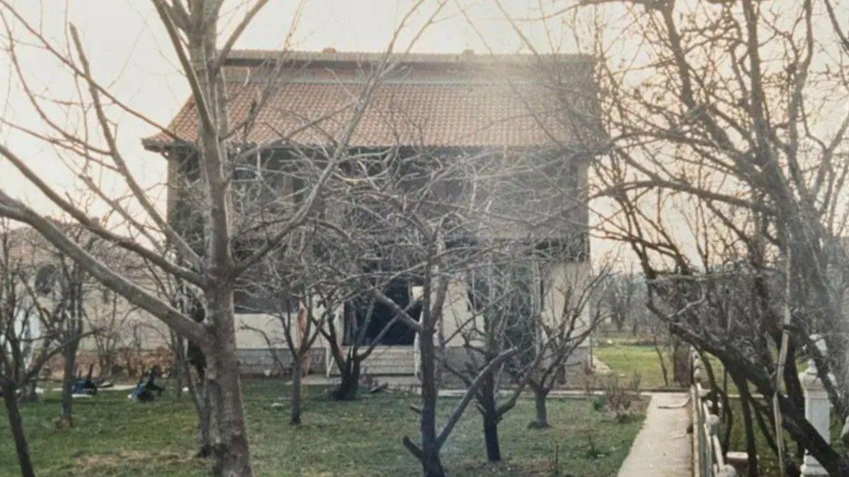 Kuća porodice Veličković posle nereda u Bresju 17. i 18. marta