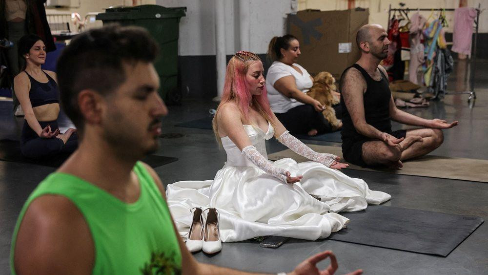 joga u skloništu u tel avivu