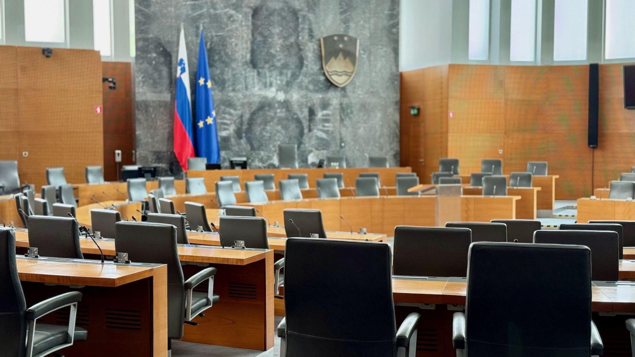 Zbor - Parlament Slovenije ima 90 poslaničkih mesta