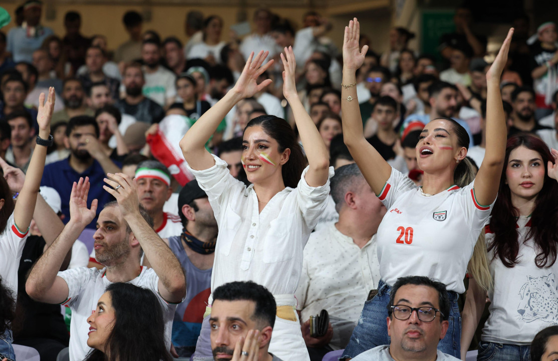 navijačice iranske fudbalske reprezentacije, Iranke
