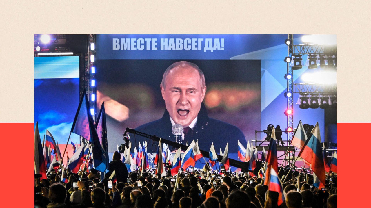 ruski predsednik Vladimir Putin na video-bimu na Crvenom trgu dok se obraća narodu   
