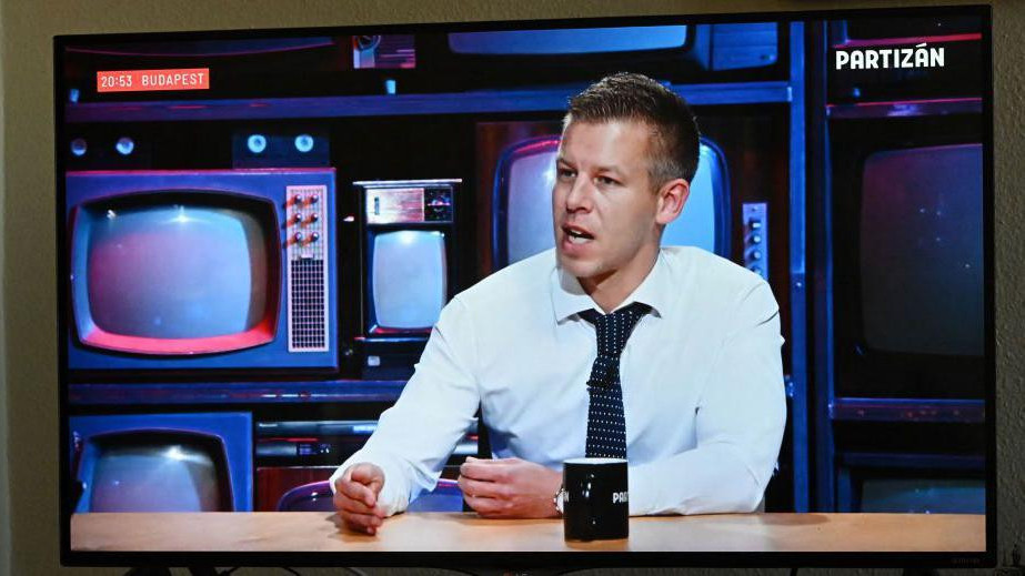 Peter Mađar tokom gostovanja na televiziji u Mađarskoj 14. februara 2024.