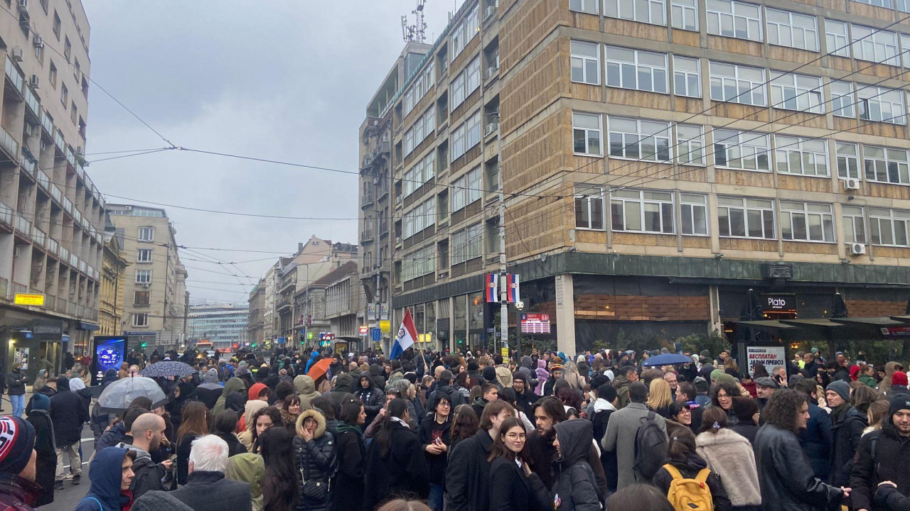 Masa ljudi na protestima
