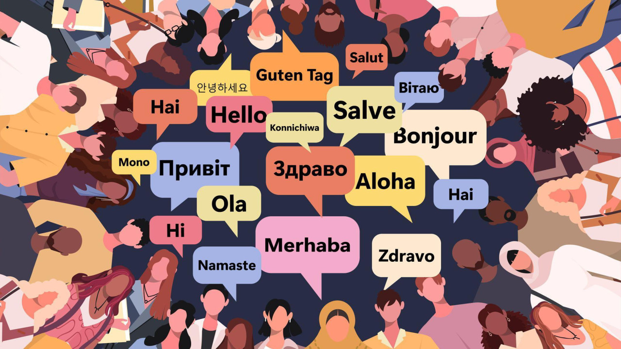 Šarena ilustracija na kojoj su siluete muškaraca i žena a u sredini su oblačići muškaraca sa pozdravom na različitim jezicima