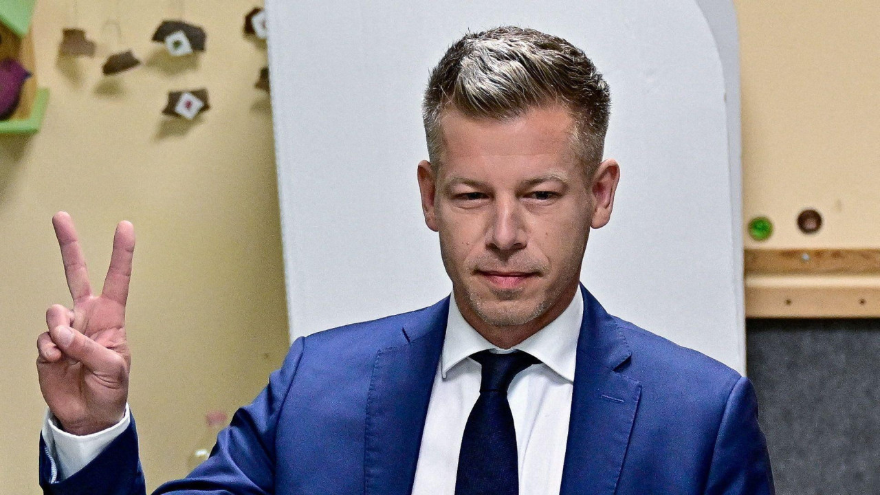 Peter Mađar, lider opozicione partije Tisa, na glasačkom mestu u Budimpešti, 12. april 2026.