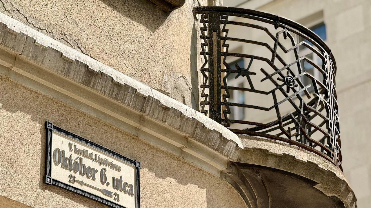 U centru Budimpešte, postoji ulica koja nosi ime 6. oktobar