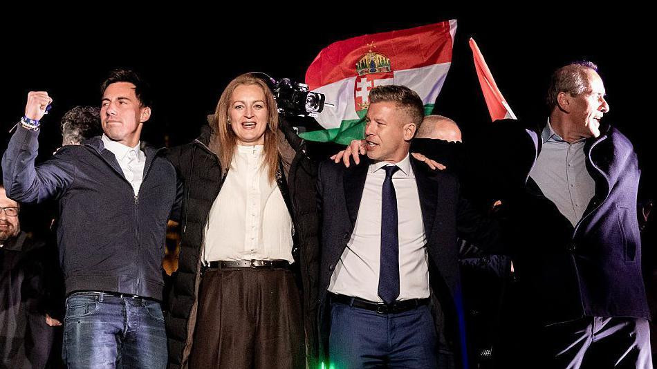 Peter Mađar i vodeći članovi Tise