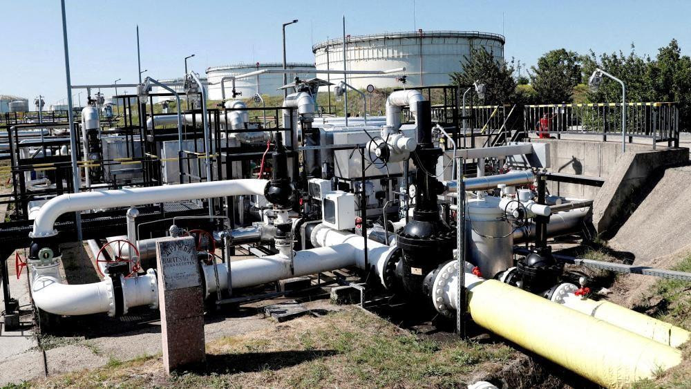 Nekoliko cevi naftovoda