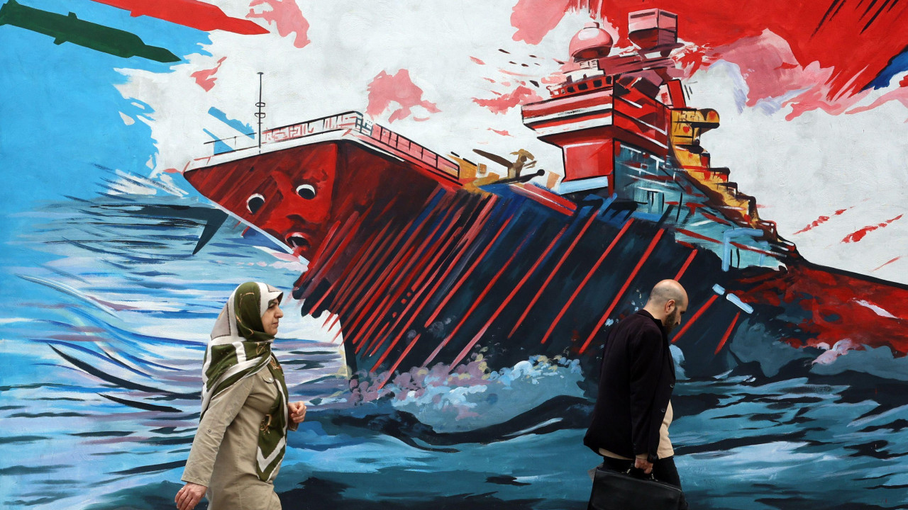mural u teheranu posvećen podršci blokade ormuskog moreuza