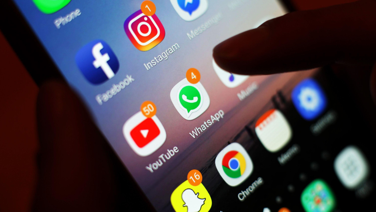 telefon, mobilni telefon, aplikacije, vocap, fejsbuk, ekran telefona