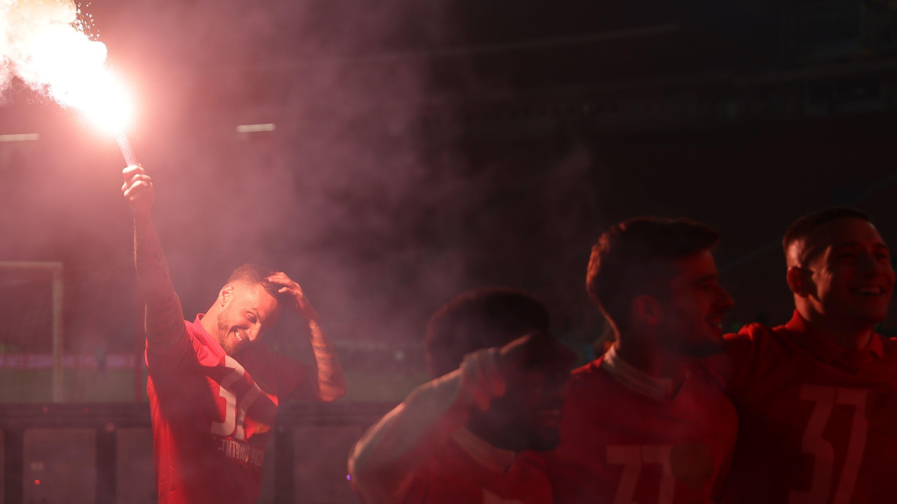 marko arnautović sa bakljom