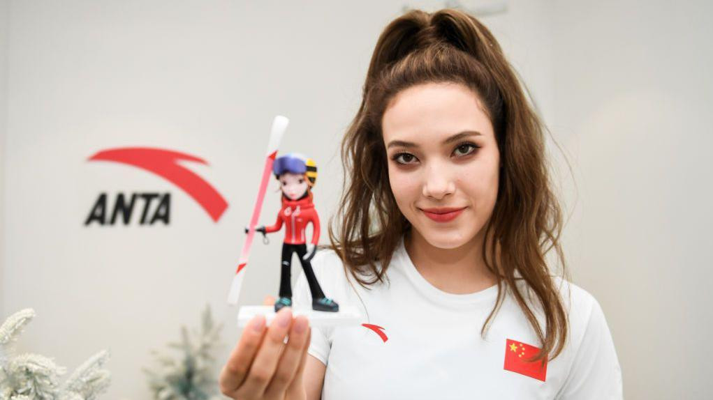 Skijašica slobodnog stila i olimpijsku šampionka Ajlin Gu je ambasadorka kineskog brenda sportske opreme Ante 