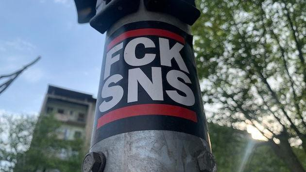 Anti SNS nalepnica u Beogradu