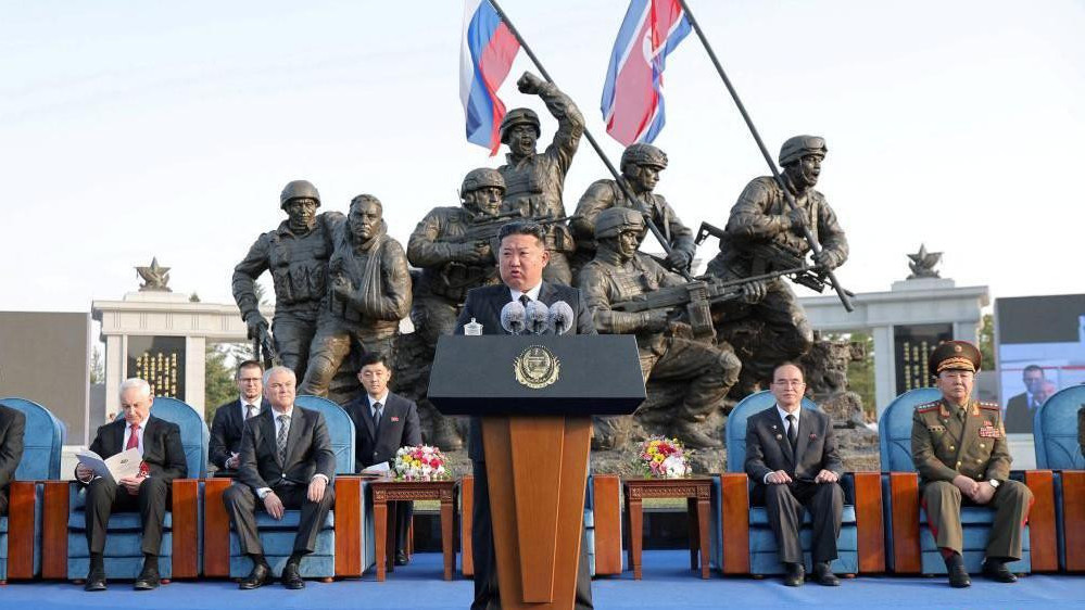 Kim Džong Un za govornicom