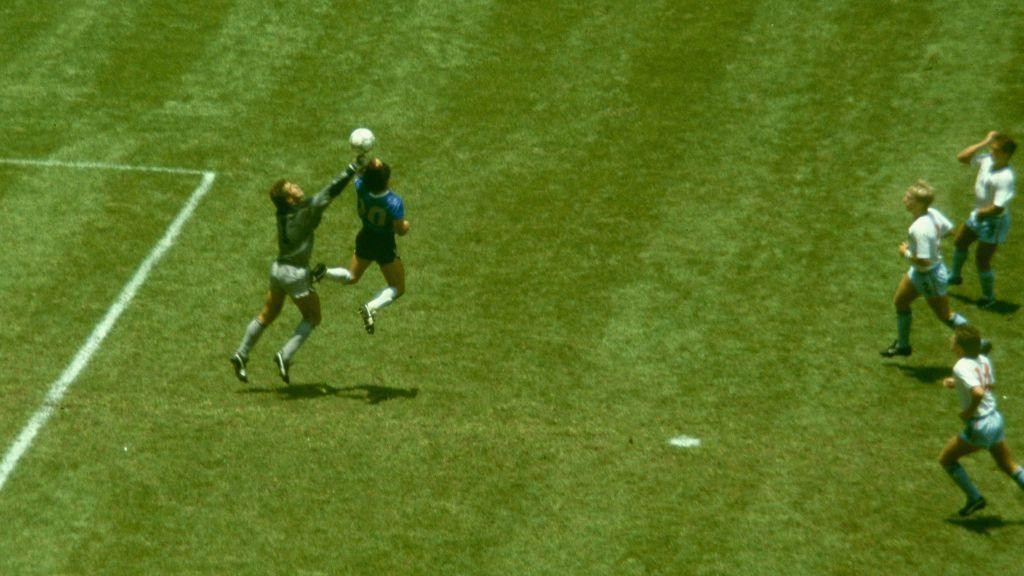 Maradonin gol rukom protiv Engleske na Svetskom prvenstvu 1986.