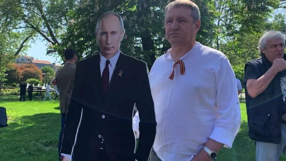 Kartonski Putin na šetnji Besmrtnog puka 2022. u Beogradu