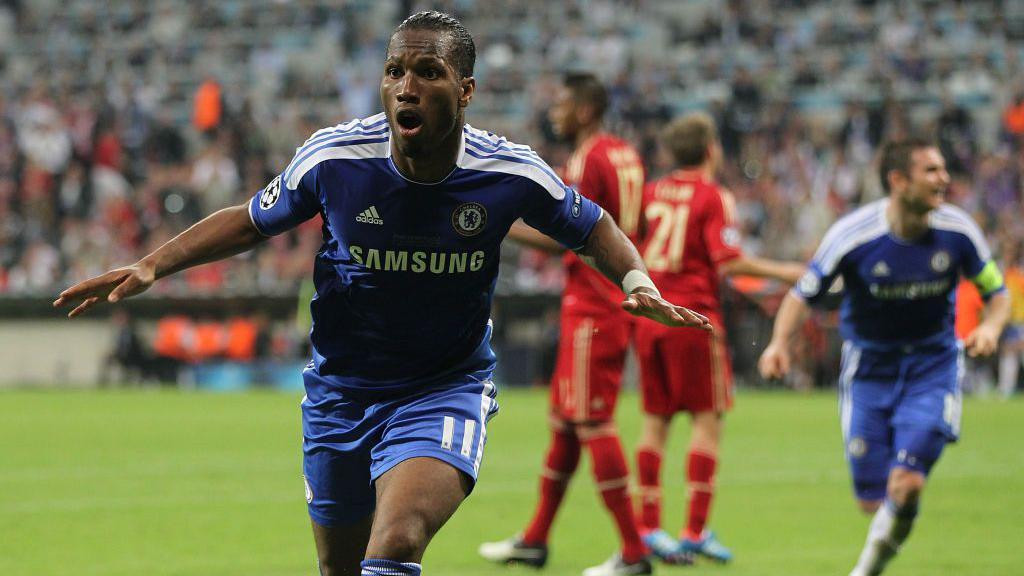 Didije Drogba slavi gol protiv minhenskog Bajerna
