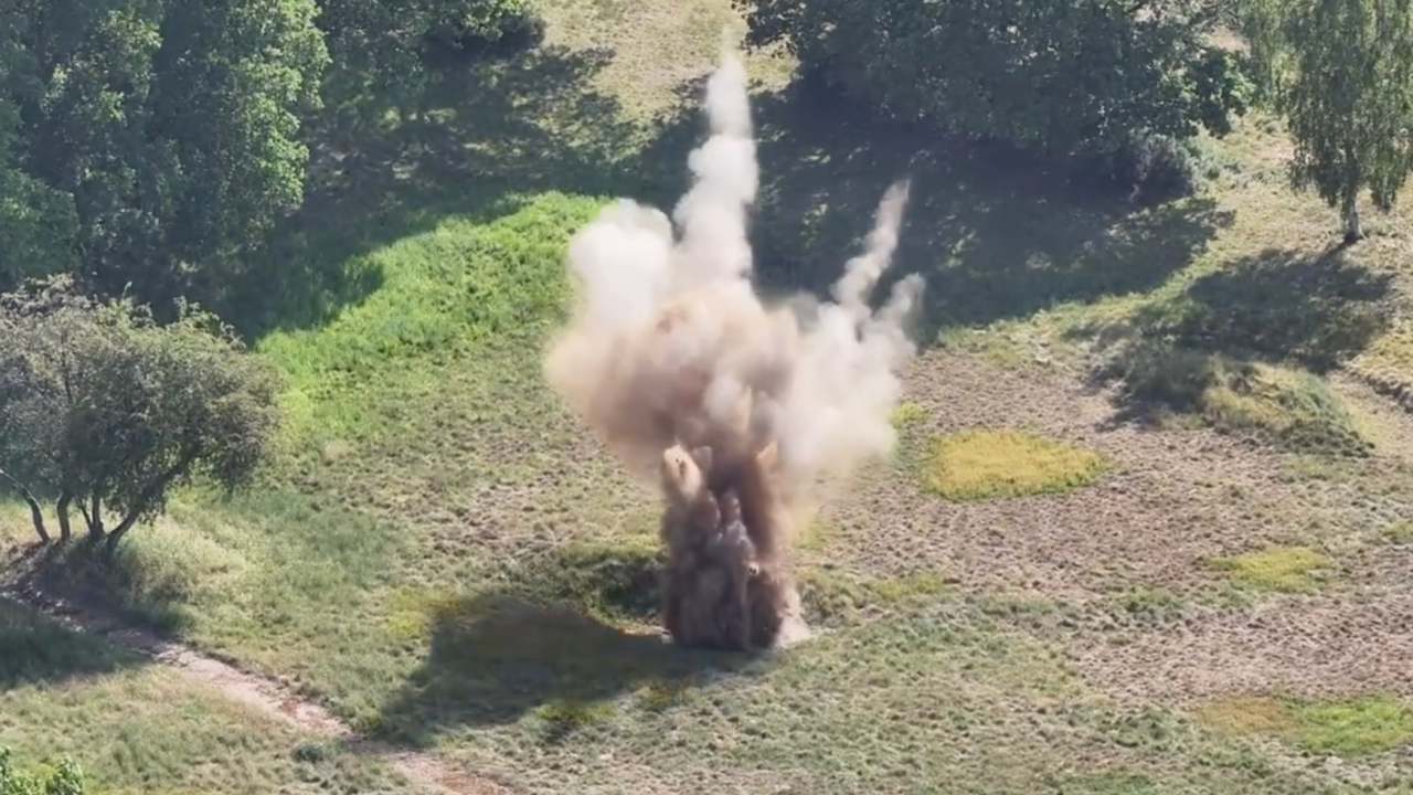 pogled iz vazduha na mesto detoniranja bombe 
