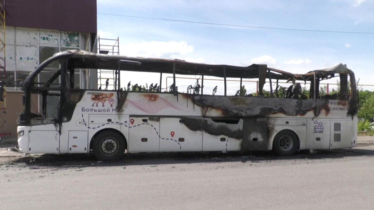Najmanje sedam ljudi poginulo je u napadu drona na autobus u donjeskoj oblasti koja je pod kontrolom ruskih i proruskih snaga