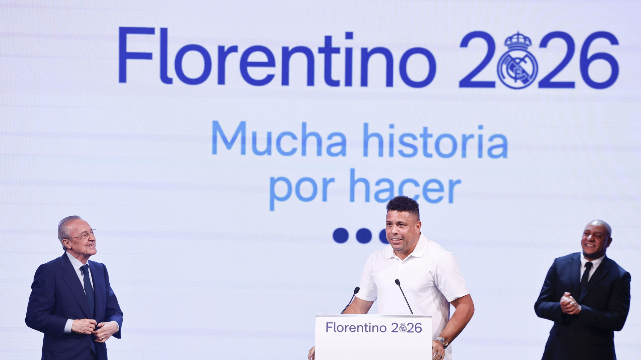 ronaldo nazario i roberto karlos na predizbornom skupu Florentina Pereza