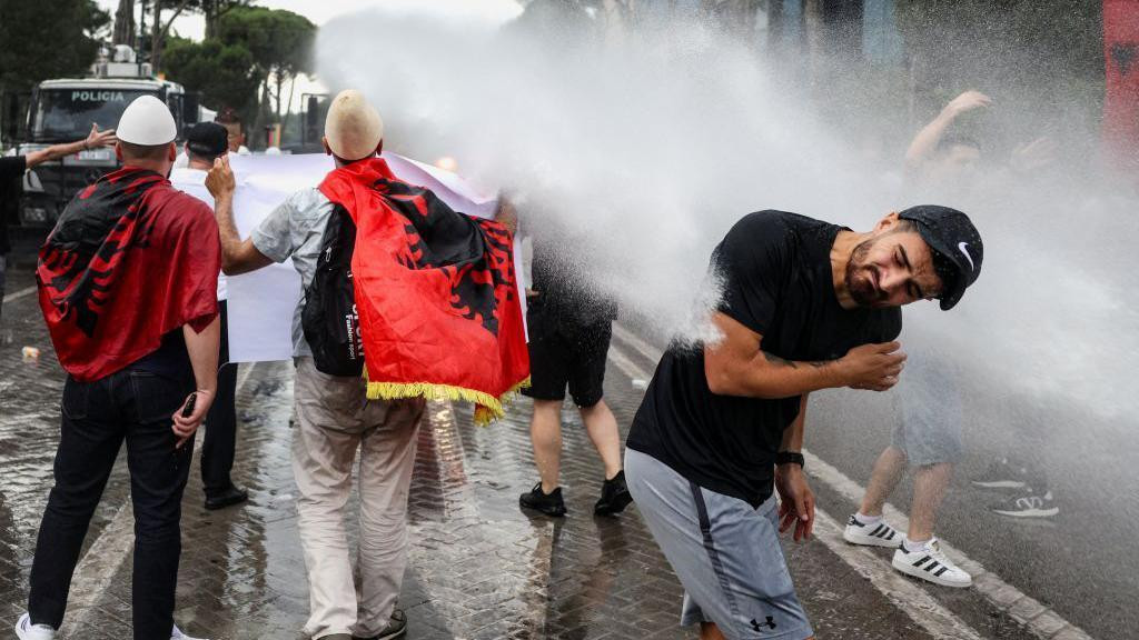 demonstracije u Tirani