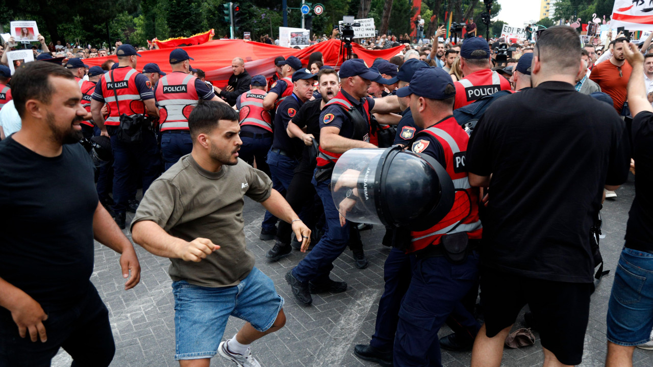 protesti u tirani
