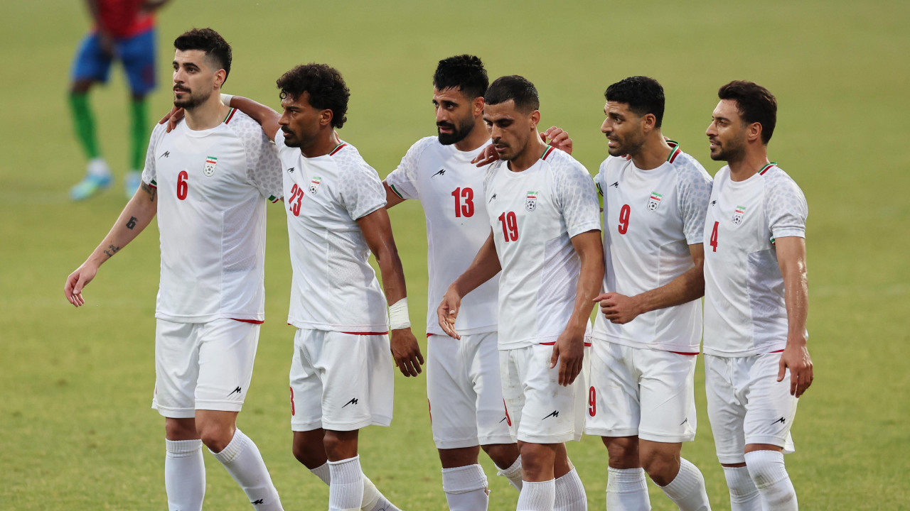 iranski fudbaleri na terenu