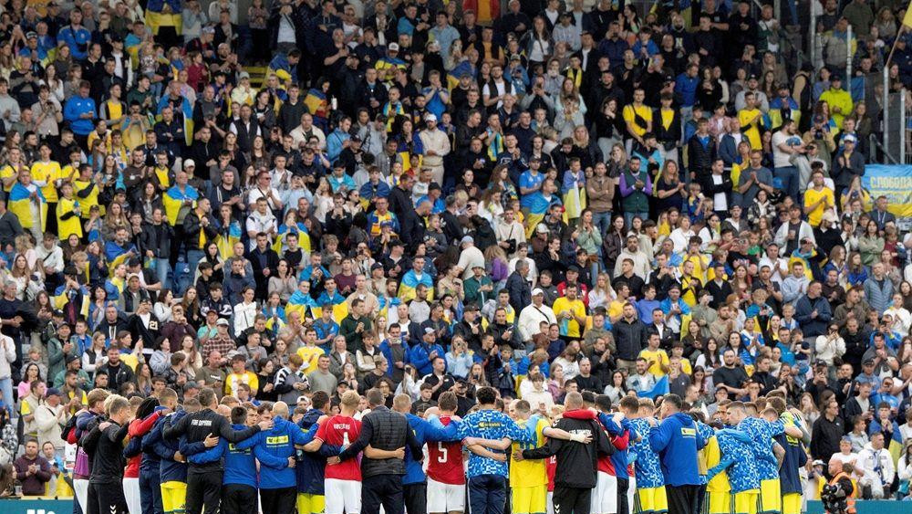 kristijan eriksen se srušio na teren