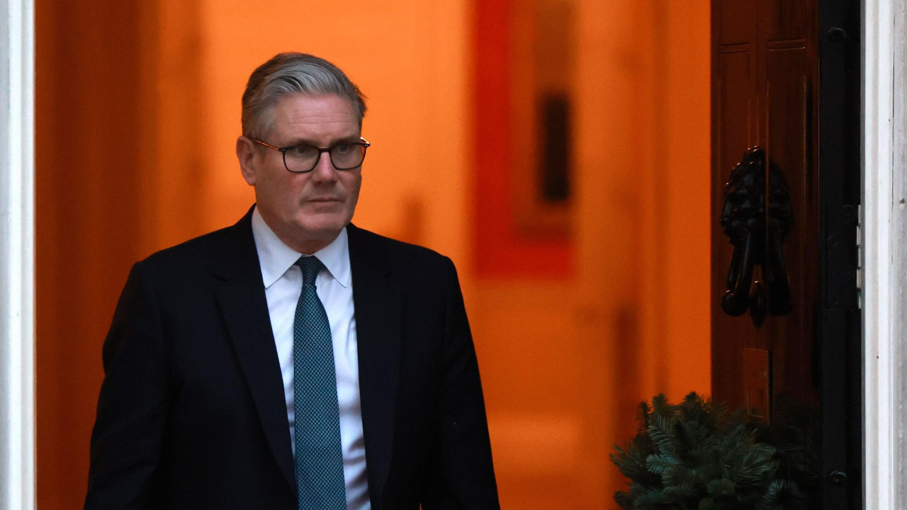 Britanski premijer Kir Starmer je primoran da napusti najvišu funkciju 