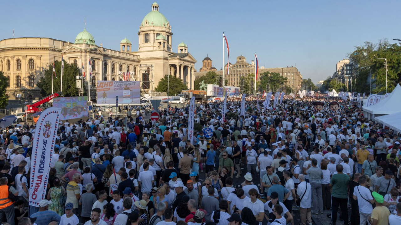Ljudi na protestu