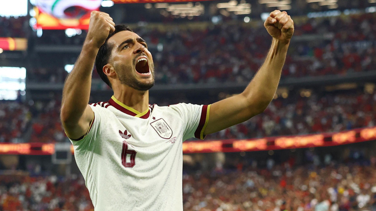 Mikel Merino, španski fudbaler slavi pobedu nad Portugalijom u Dalasu