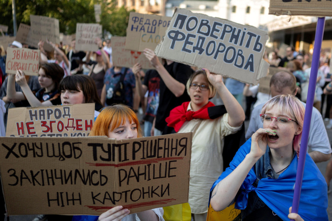 protest u ukrajini zbog smene ministra odbrane