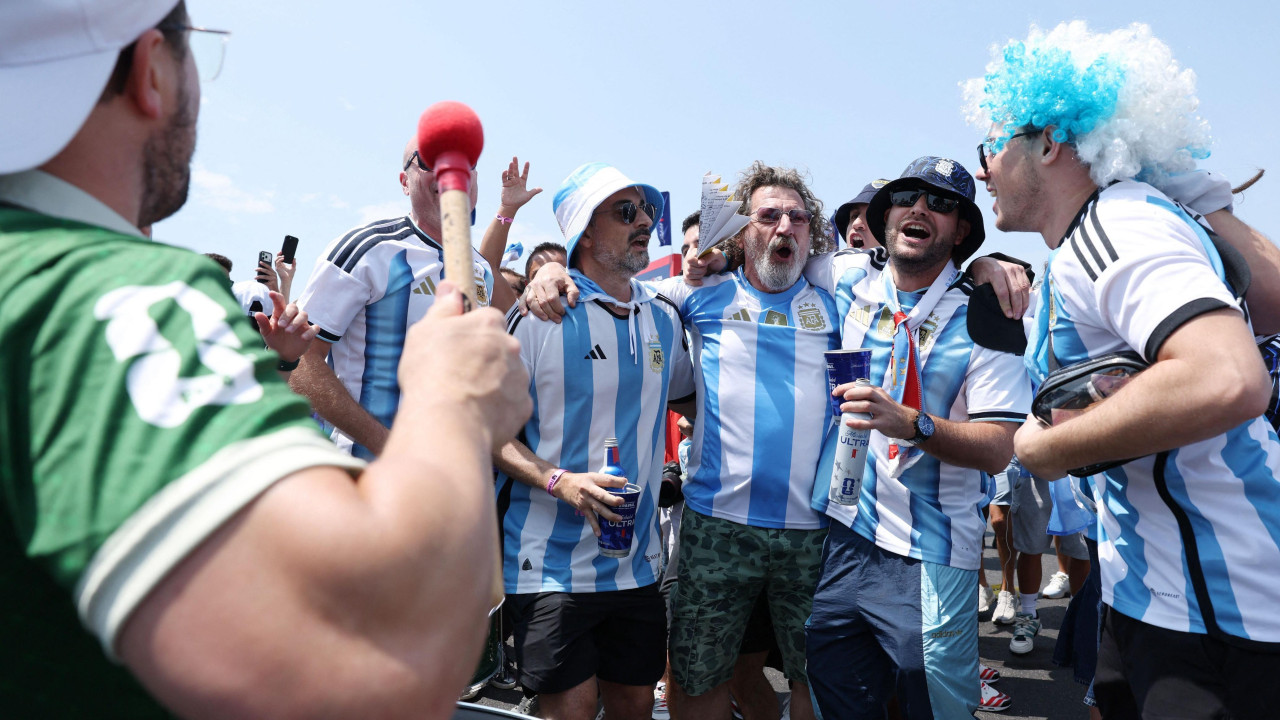 Navijači Argentine ispred stadiona u Nju Džersiju