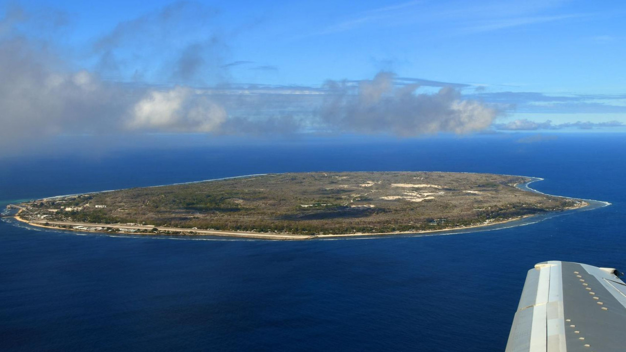 Nauru ima površinu od 21 kvadratnog kilometra i oko 12.000 stanovnika