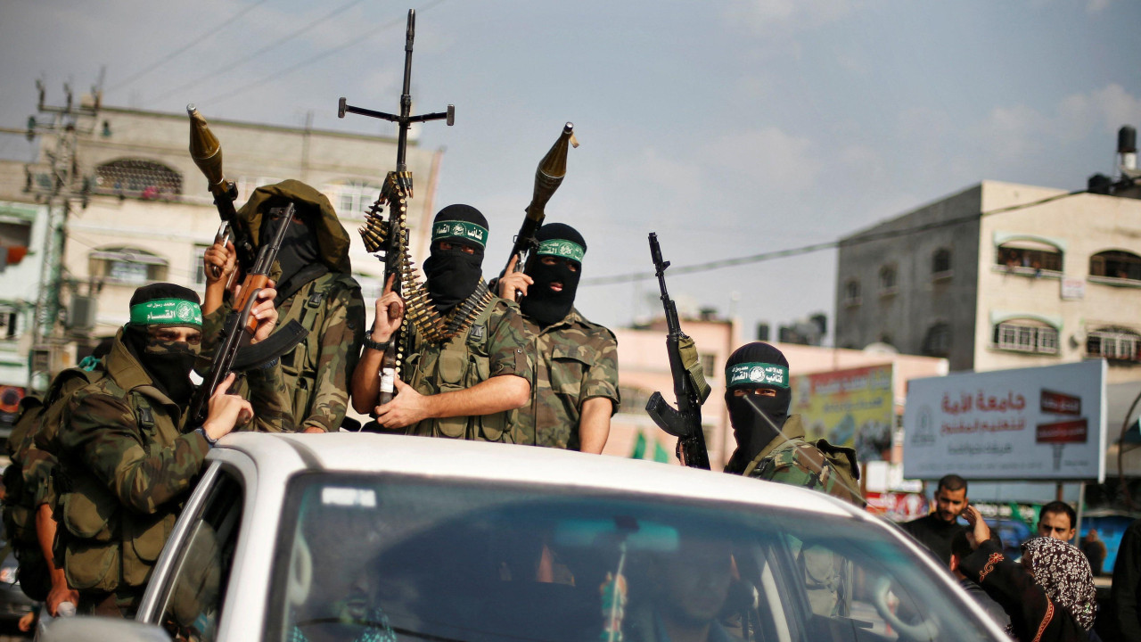 hamas, pripadnici hamasa, pripadnici hamasa sa oružjem na automobilu