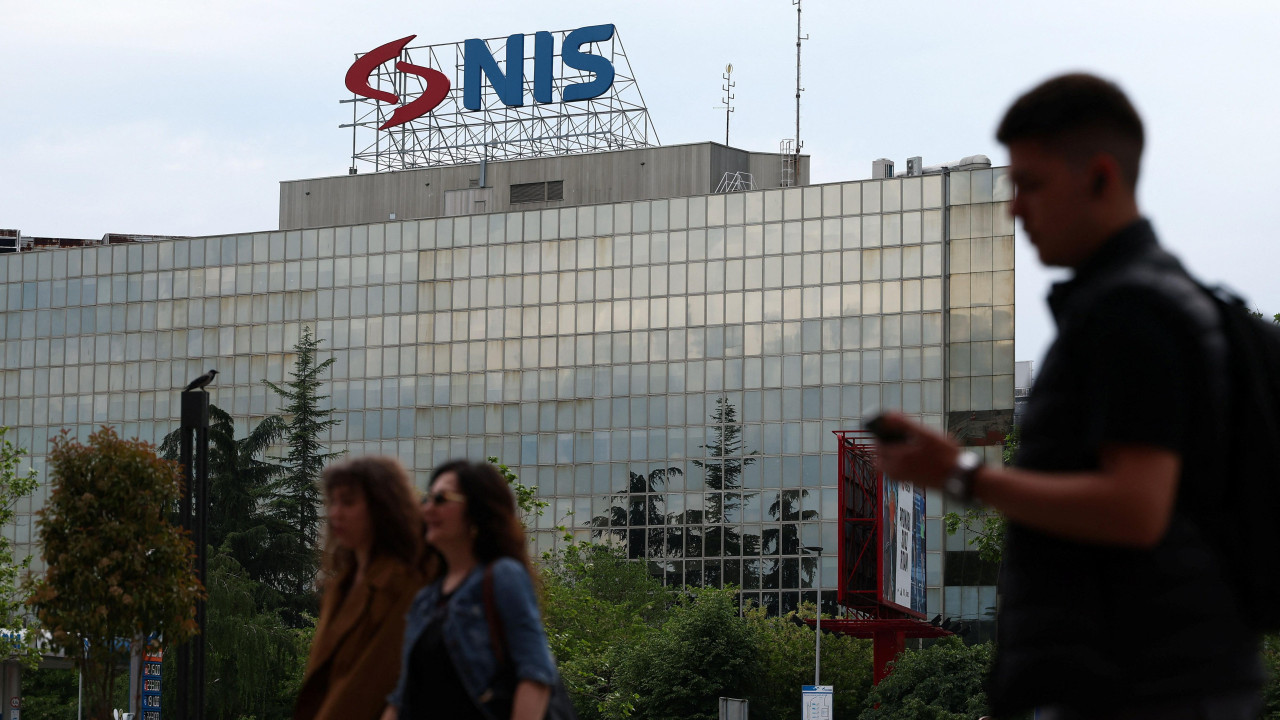 NIS, zgrada NIS-a, naftna industrija srbije, prodaja NIS-a