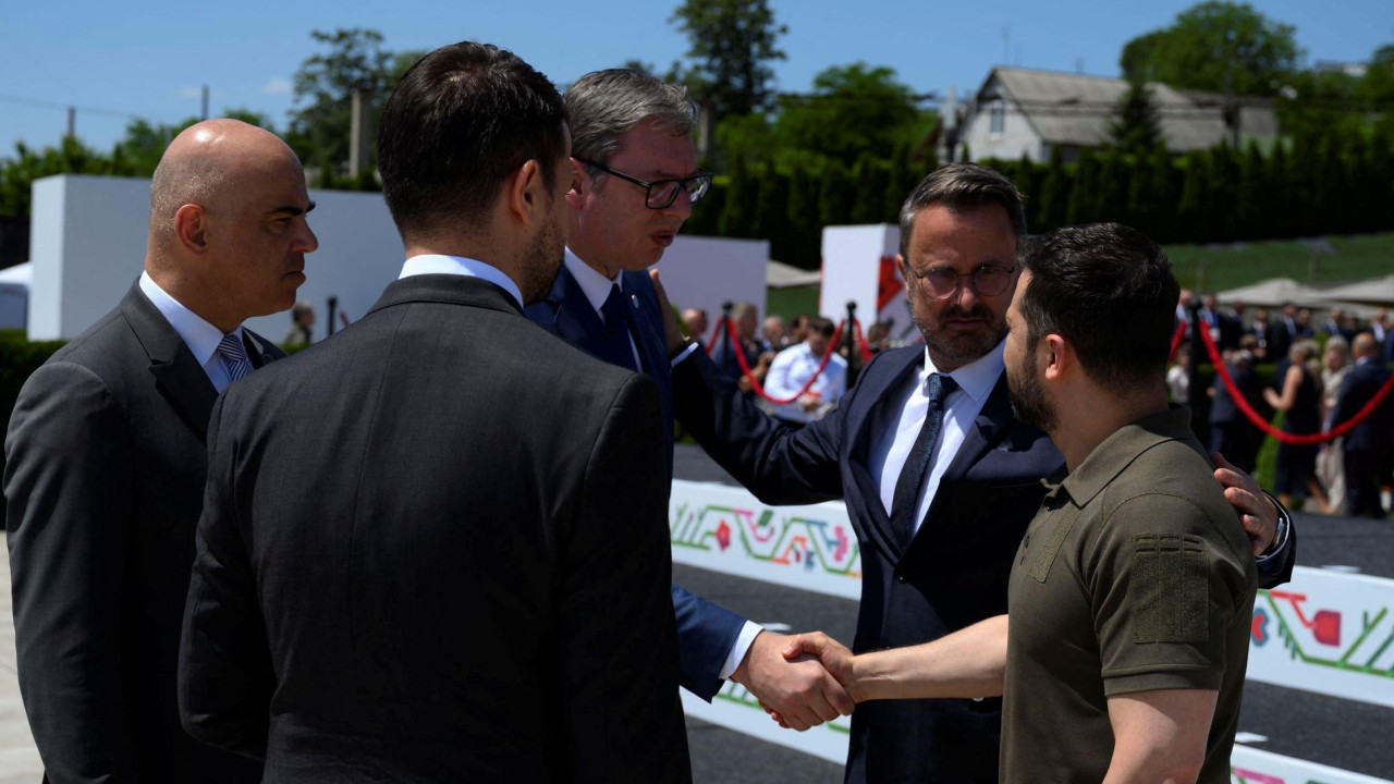 vučić i zelenski u moldaviji u junu 2023.