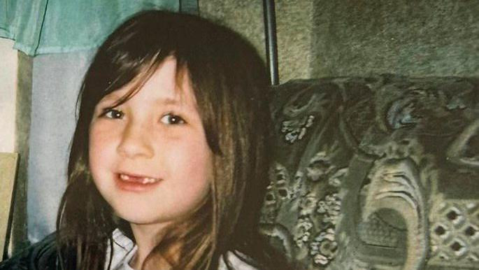 Gabi, koja sada ima 26 godina, kaže da se ne seća mnogo početka puberteta jer je tada bila veoma mala 