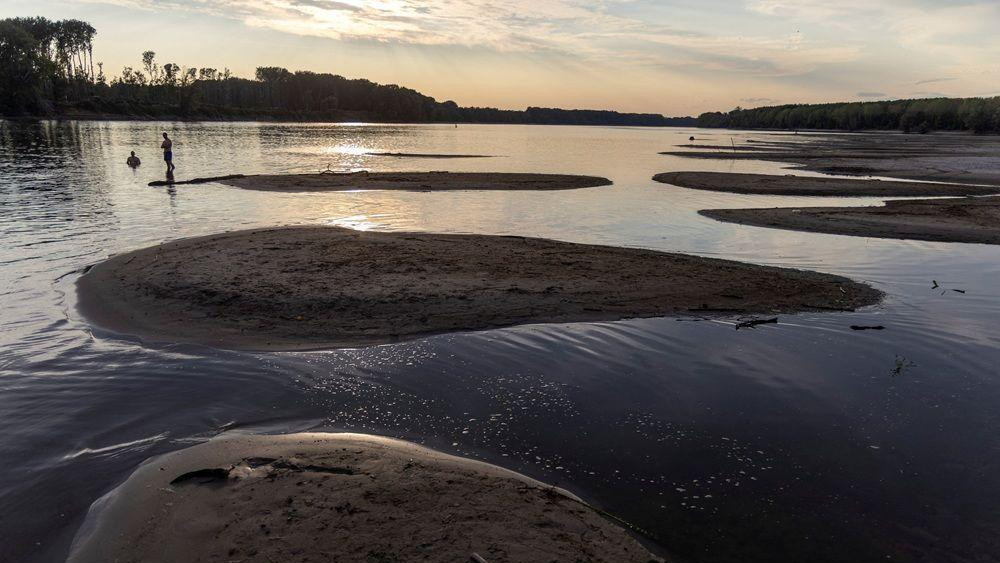 dunav, nizak vodostaj dunava, dunav kod apatina