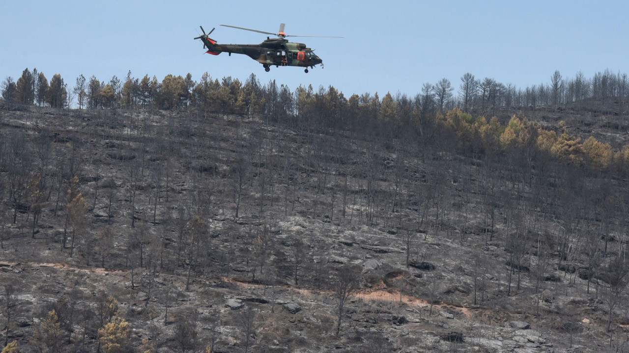 požar, helikopter gasi požar