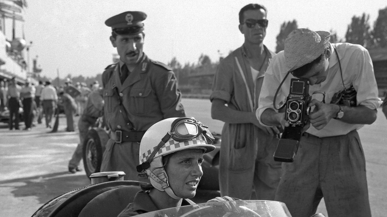 Marija Tereza de Filipis, Italijanka i prva žena koja se takmičila u Formuli 1, vozila je za Maserati 1958. godine u njenoj rodnoj Monci