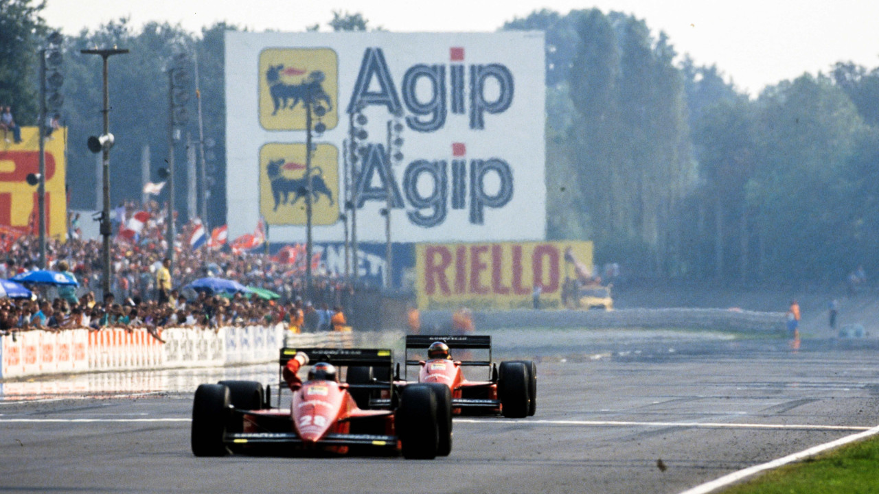 Trka u Monci 1988. bila je jedina te sezone u kojoj nisu pobedili vozači Meklarena, a Gerhard Berger i Mikele Alboreto iz Ferarija su prvi prošli kroz cilj