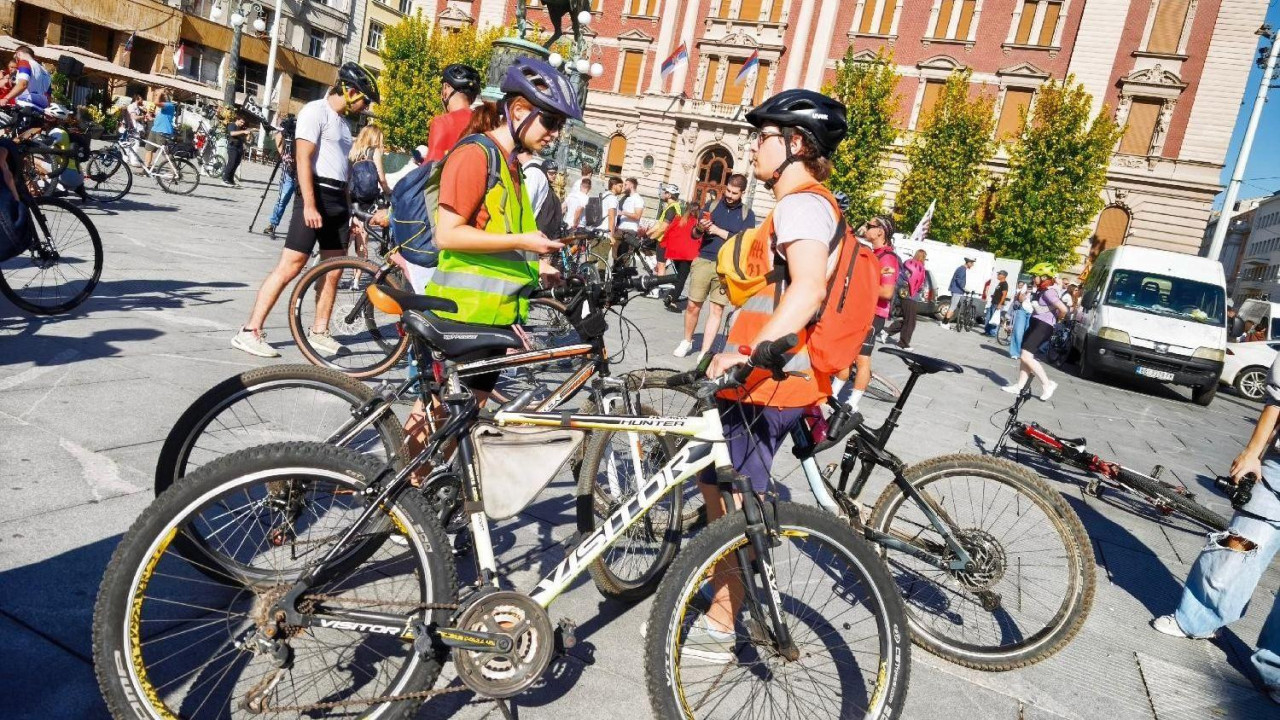 studentska kampanja na biciklima, studenti biciklisti, izbori u srbiji