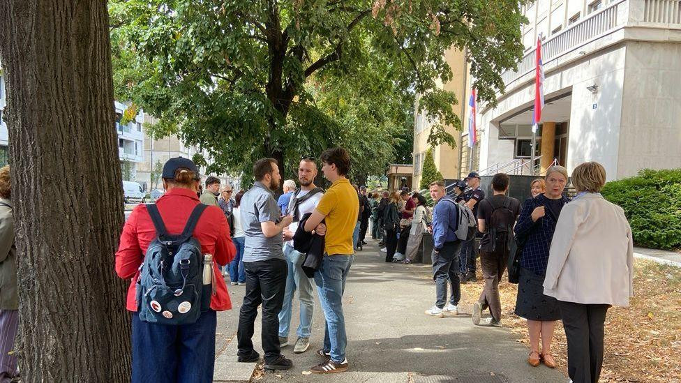 Studenti su pozvali na okupljanje ispred zgrade takozvanog Specijalnog suda