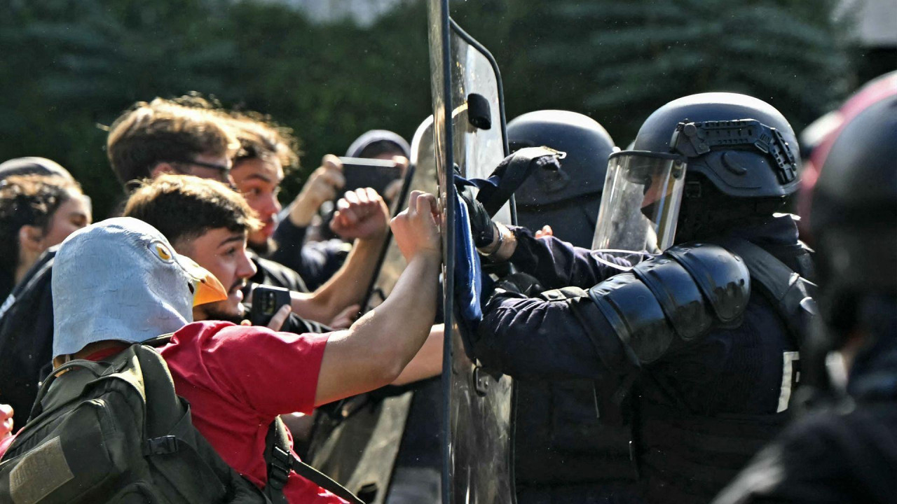 protest srednjoškolaca u Francuskoj, sukob demonstranata i policije u Francuskoj
