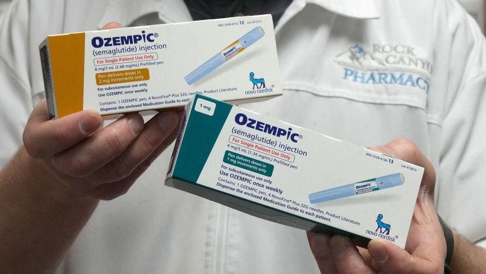 Ozempik kutije u rukama