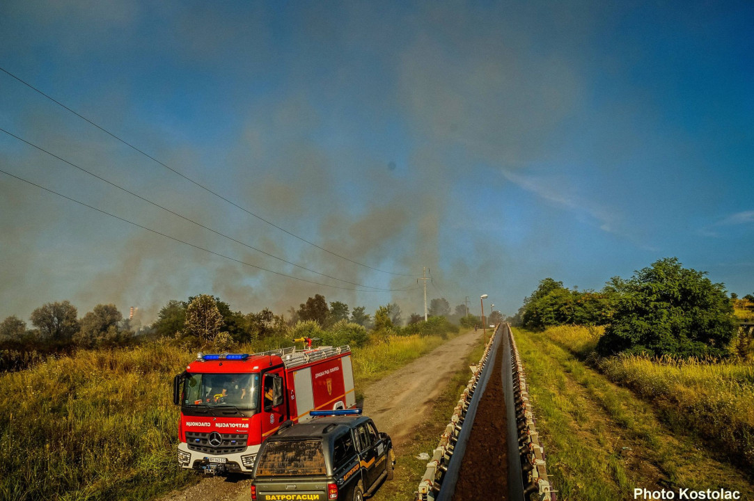 Foto/E.Š. deponija u Kostolcu /vatrogasci