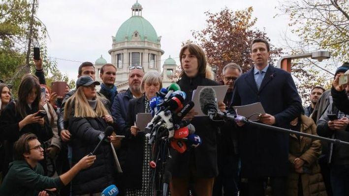 
                    Studentska lista održala je prvu konferenciju za novinare posle izbora u parku u centru Beogradu u kojem je do pre samo nekoliko dana bio kamp pristalica Aleksandra Vučića zvan 'Ćacilend'
                