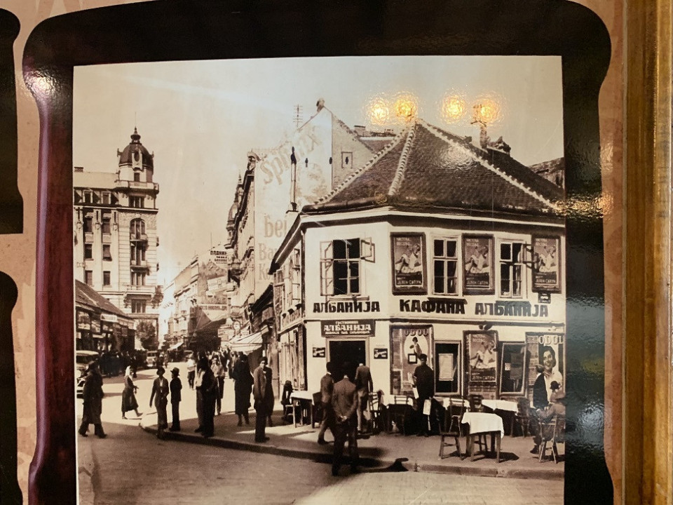 Slike starog Beograda čuvaju se u poslastičarnici Pelivan
